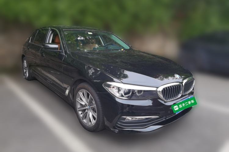 Used BMW 5 Series 2018 528Li Launch Special Edition Front Right 45 Deg