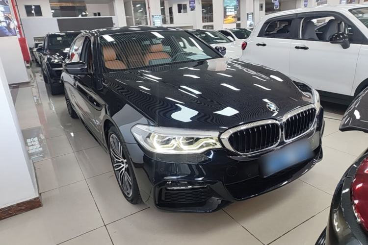 Used BMW 5 Series 2018 530Li Luxury Edition M Sport Package Front Right 45 Deg