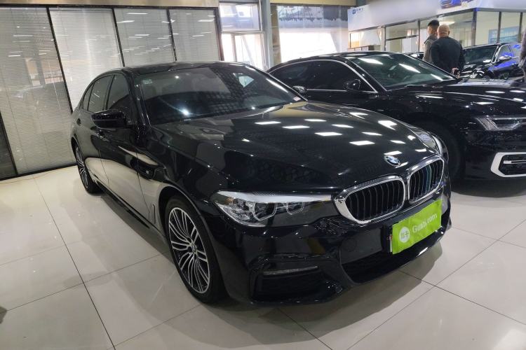 Used BMW 5 Series 2018 530Li Leading Model M Sport Package Front Right 45 Deg