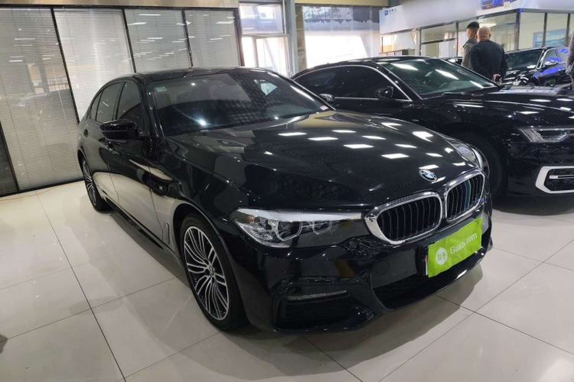 Used BMW 5 Series 2018 530Li Leading Model M Sport Package Front Right 45 Deg