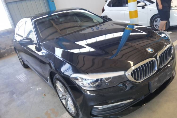 Used BMW 5 Series 2018 528Li Launch Special Edition Front Right 45 Deg