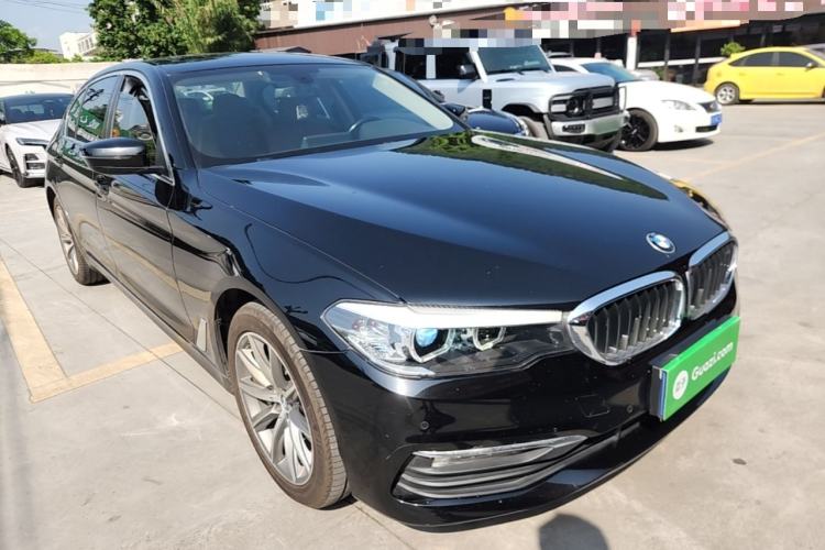 Used BMW 5 Series 2018 528Li Launch Special Edition Front Right 45 Deg
