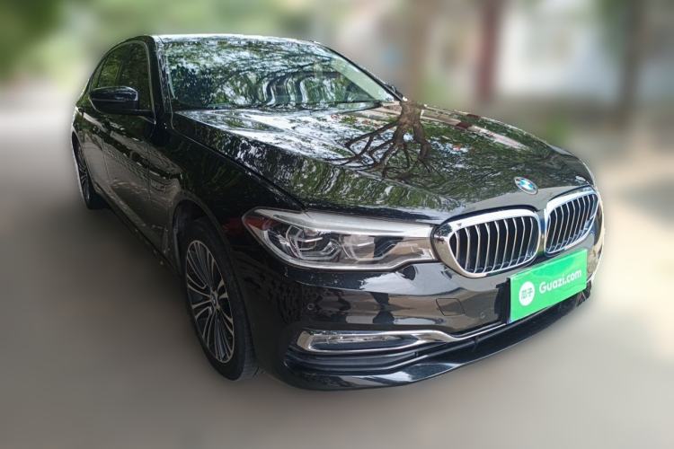 Used BMW 5 Series 2018 Facelifted 530Li Luxury Edition Premium Package Front Right 45 Deg