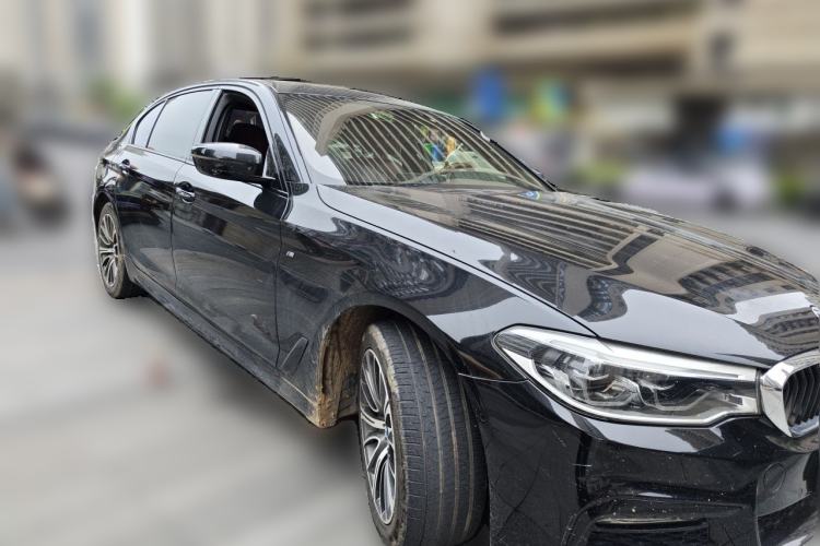 Used BMW 5 Series 2018 530Li Leading Model M Sport Package Front Right 45 Deg