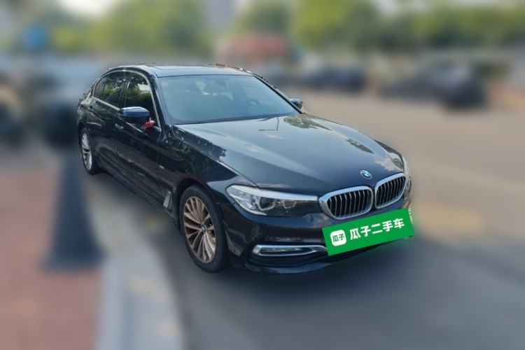 Used BMW 5 Series 2018 525Li Luxury Package Front Right 45 Deg
