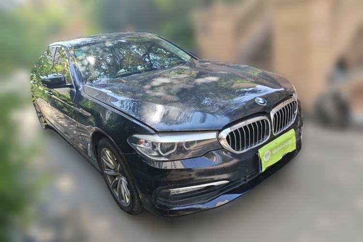 Used BMW 5 Series 2018 528Li Launch Special Edition Front Right 45 Deg