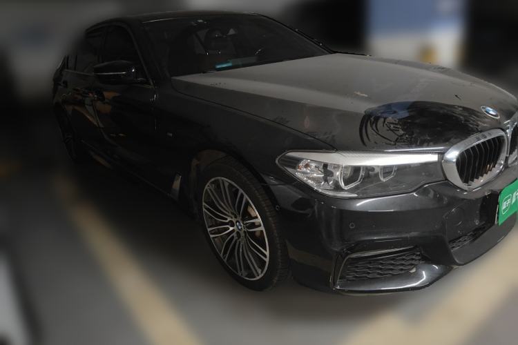 Used BMW 5 Series 2018 Restyled 530Li Leading Edition M Sport Package Front Right 45 Deg