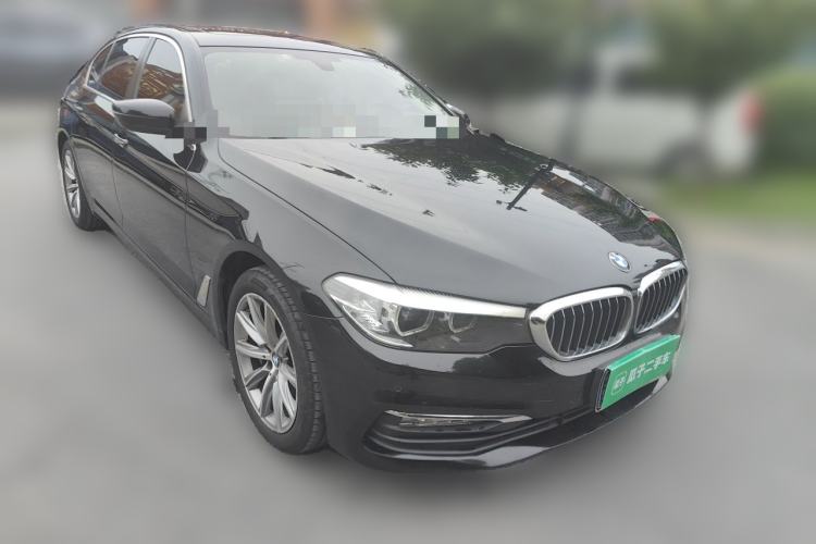 Used BMW 5 Series 2018 528Li Launch Special Edition Front Right 45 Deg