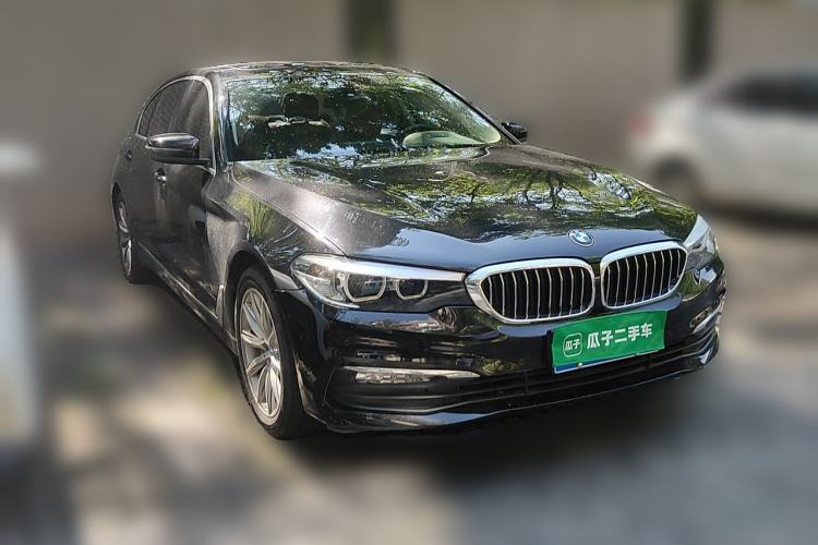 Used BMW 5 Series 2018 528Li Launch Special Edition Front Right 45 Deg