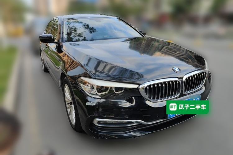 Used BMW 5 Series 2018 525Li Luxury Package Front Right 45 Deg