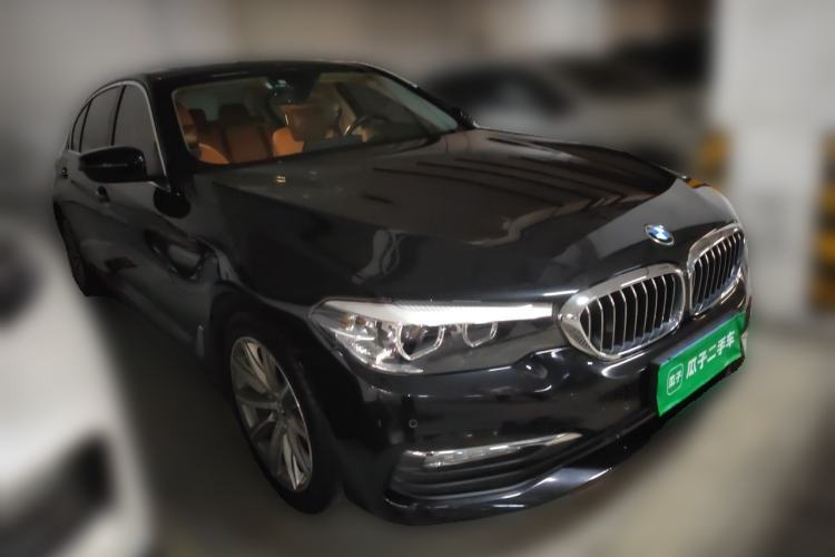 Used BMW 5 Series 2018 528Li Launch Special Edition Front Right 45 Deg