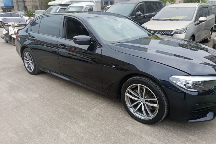 Used BMW 5 Series 2018 525Li M Sport Package Front Right 45 Deg