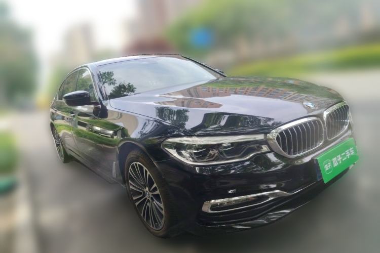 Used BMW 5 Series 2018 530Li Luxury Edition Premium Package Front Right 45 Deg