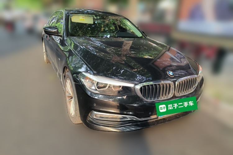 Used BMW 5 Series 2018 525Li Luxury Package Front Right 45 Deg