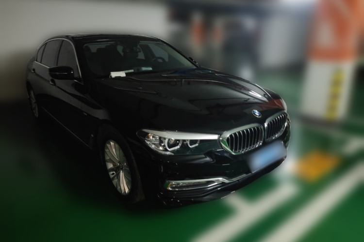 Used BMW 5 Series 2018 525Li Luxury Package Front Right 45 Deg