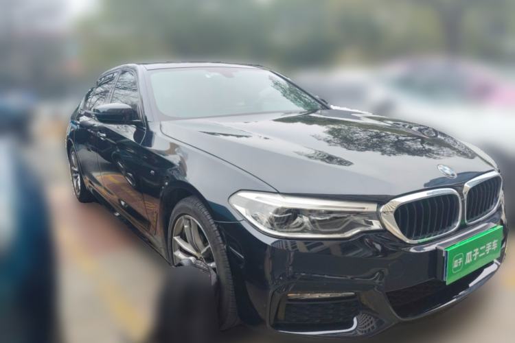 Used BMW 5 Series 2018 525Li M Sport Package Front Right 45 Deg