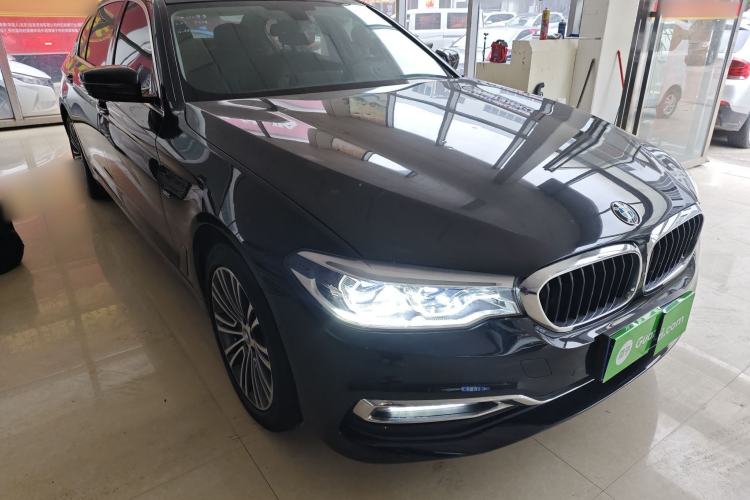 Used BMW 5 Series 2018 530Li Luxury Edition Premium Package Front Right 45 Deg