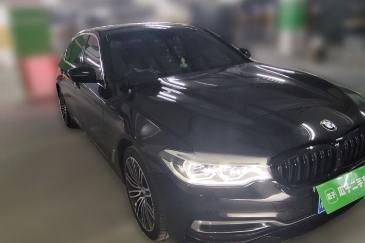 Used BMW 5 Series 2018 530Li Luxury Edition Premium Package Front Right 45 Deg