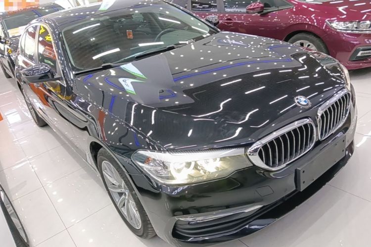 Used BMW 5 Series 2018 528Li Launch Special Edition Front Right 45 Deg