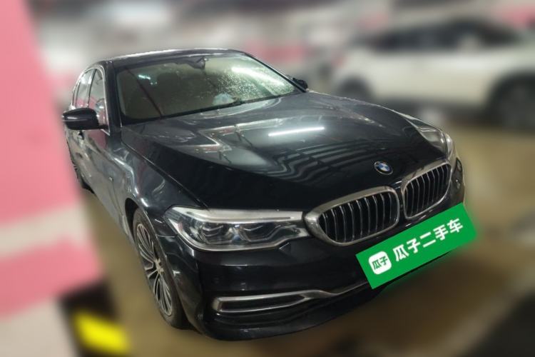 Used BMW 5 Series 2018 Facelifted 530Li Luxury Edition Premium Package Front Right 45 Deg
