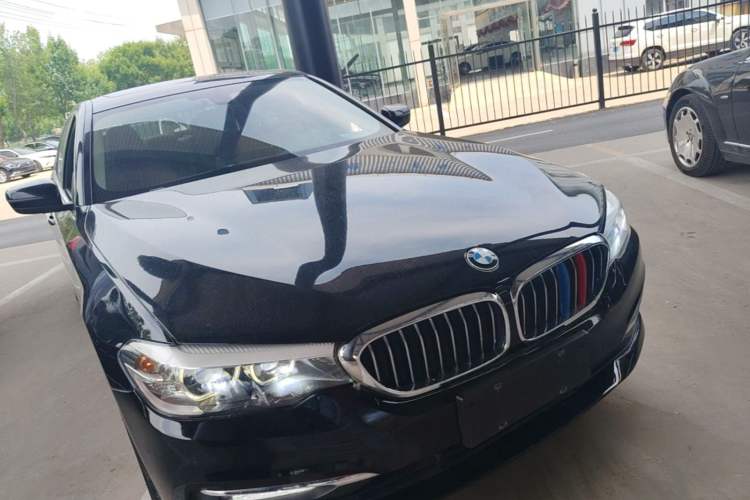 Used BMW 5 Series 2018 528Li Launch Special Edition Front Right 45 Deg