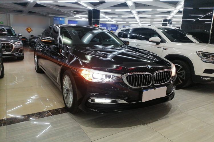 Used BMW 5 Series 2018 530Li xDrive Luxury Package Front Right 45 Deg