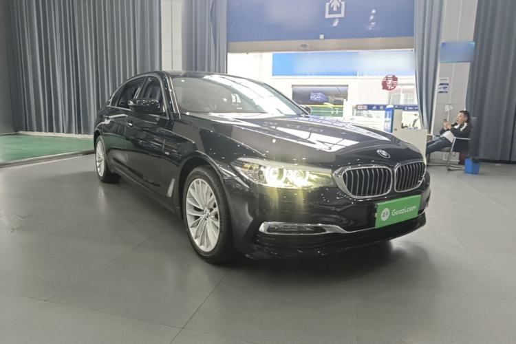 Used BMW 5 Series 2018 525Li Luxury Package Front Right 45 Deg
