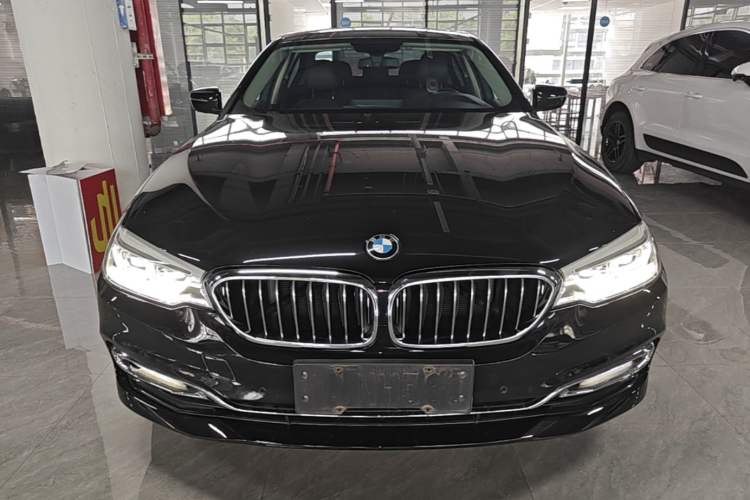 Used BMW 5 Series 2018 Facelifted 530Li xDrive Luxury Package Front