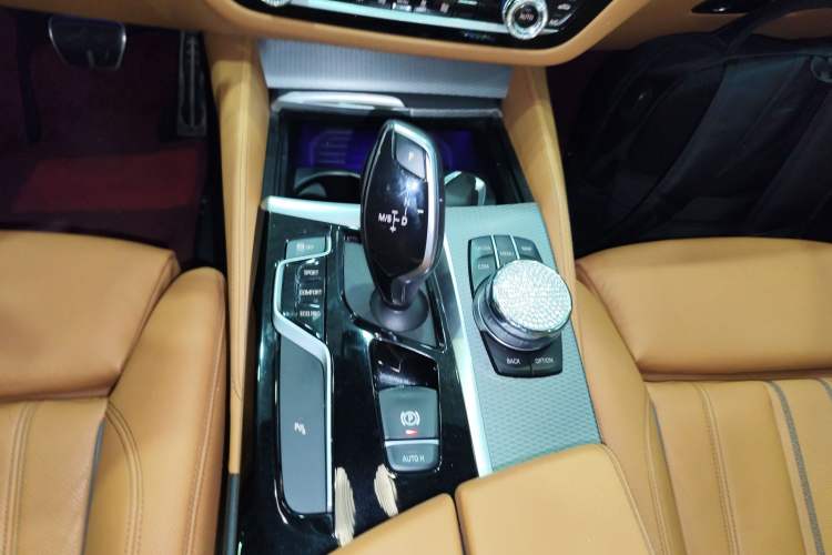 Used BMW 5 Series 2018 525i M Sport Package Gear Lever