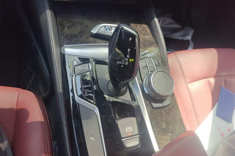 Used BMW 5 Series 2018 Restyled 530Li Leading Edition M Sport Package Gear Lever
