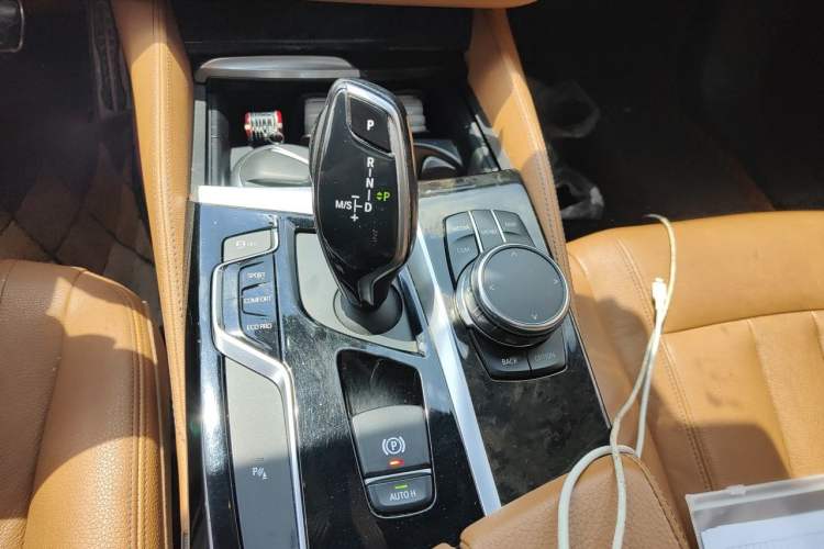 Used BMW 5 Series 2018 Restyled 530Li Leading Edition M Sport Package Gear Lever