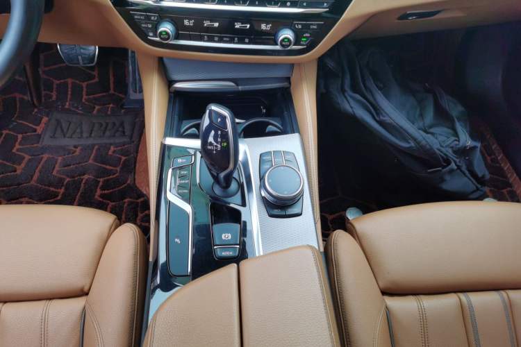 Used BMW 5 Series 2018 525i M Sport Package Gear Lever