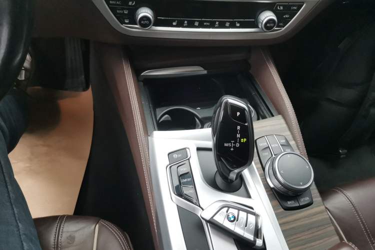 Used BMW 5 Series 2018 530Li Leading Edition Luxury Package Gear Lever