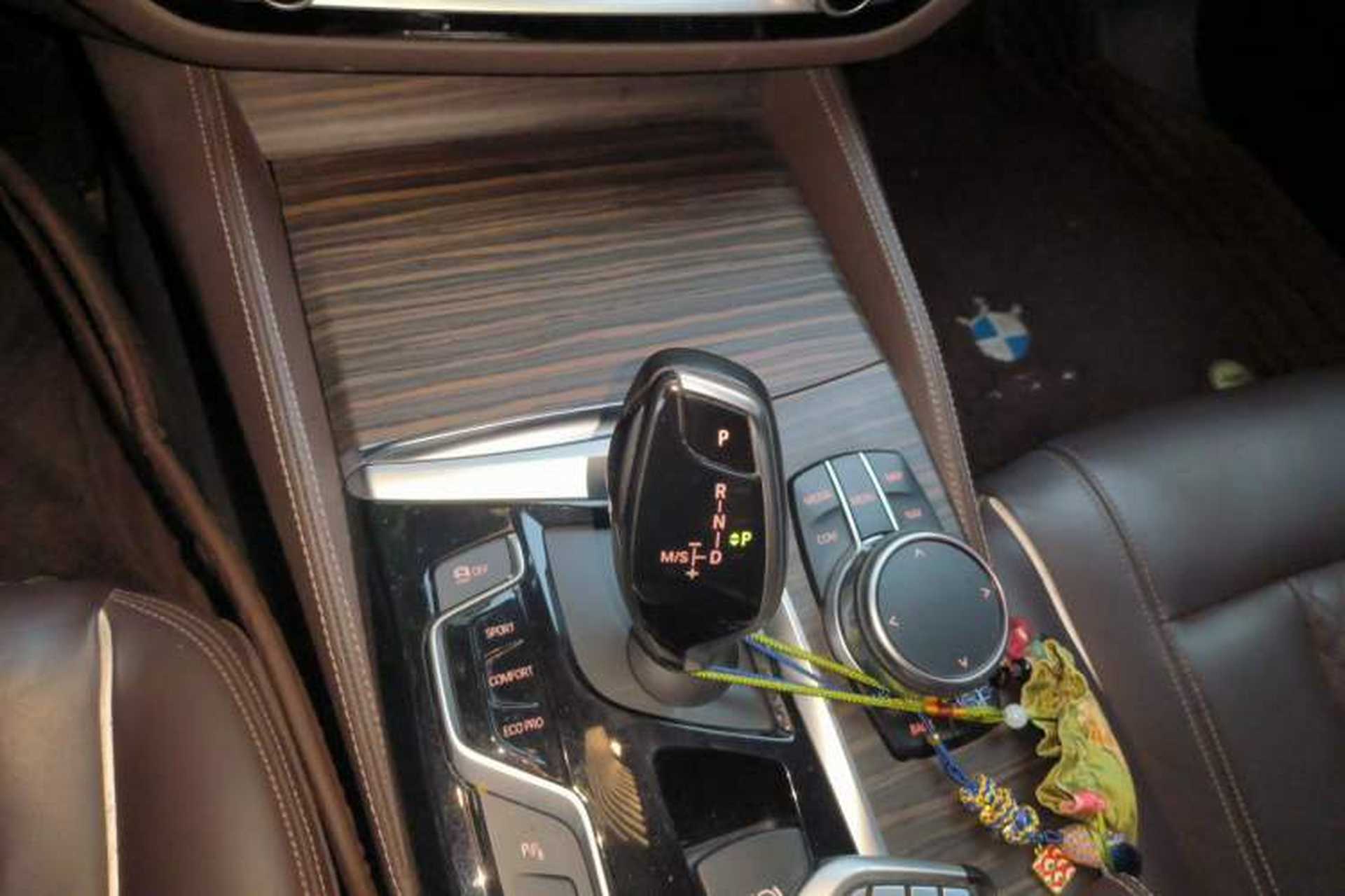Used BMW 5 Series 2018 Facelifted 530Li Luxury Edition Premium Package Gear Lever
