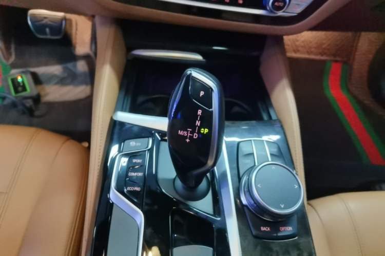 Used BMW 5 Series 2018 Restyled 530Li Leading Edition M Sport Package Gear Lever