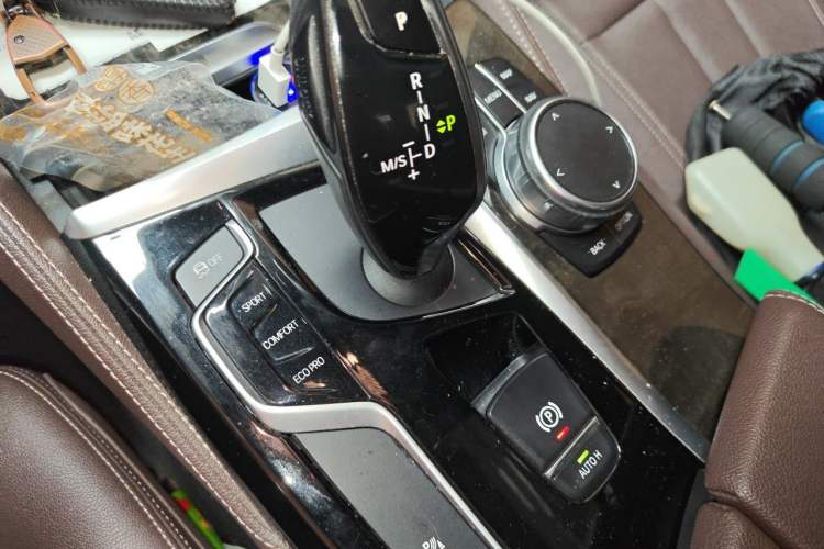 Used BMW 5 Series 2018 525Li M Sport Package Gear Lever