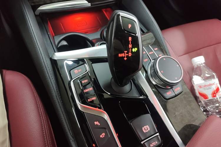 Used BMW 5 Series 2018 Restyled 530Li Luxury Edition M Sport Package Gear Lever