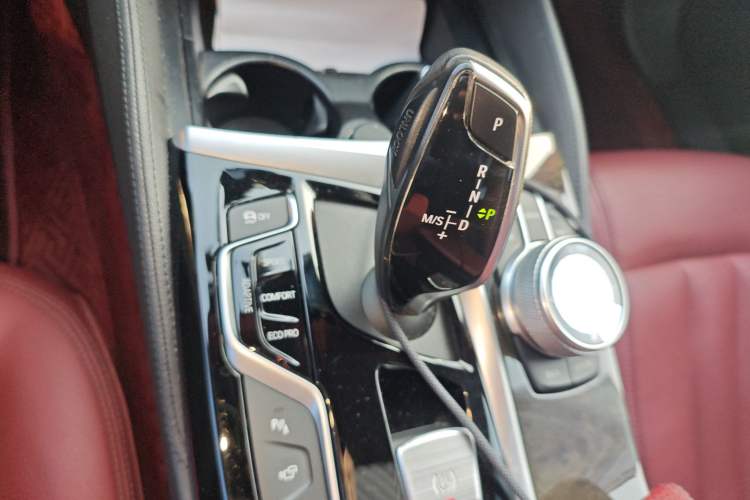 Used BMW 5 Series 2018 Restyled 530Li Luxury Edition M Sport Package Gear Lever