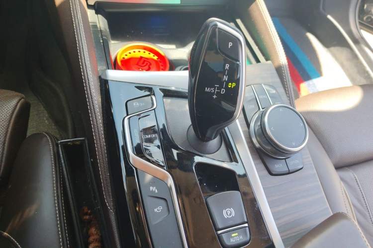 Used BMW 5 Series 2018 540Li Executive Edition Gear Lever