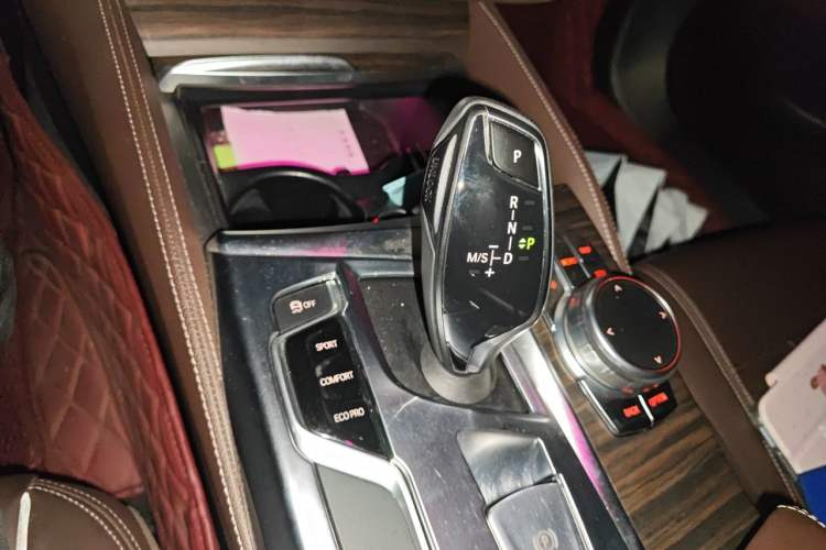 Used BMW 5 Series 2018 Revised Version 530Li Leading Edition Luxury Package Gear Lever