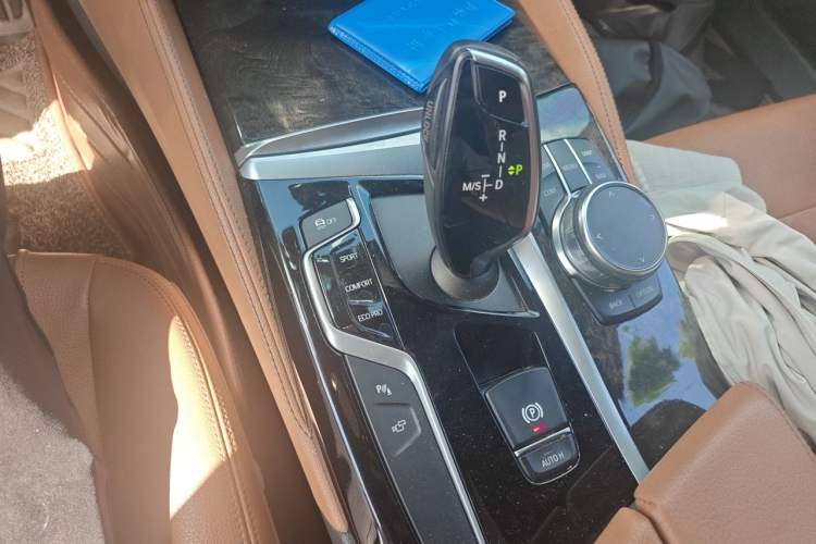 Used BMW 5 Series 2018 Restyled 530Li Luxury Edition M Sport Package Gear Lever