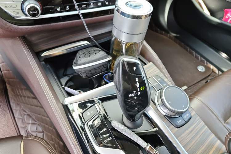 Used BMW 5 Series 2018 Revised Version 530Li Leading Edition Luxury Package Gear Lever