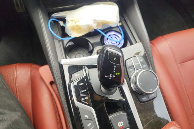 Used BMW 5 Series 2018 Restyled 530Li Luxury Edition M Sport Package Gear Lever