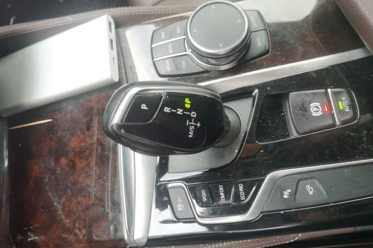 Used BMW 5 Series 2018 525Li Luxury Package Gear Lever