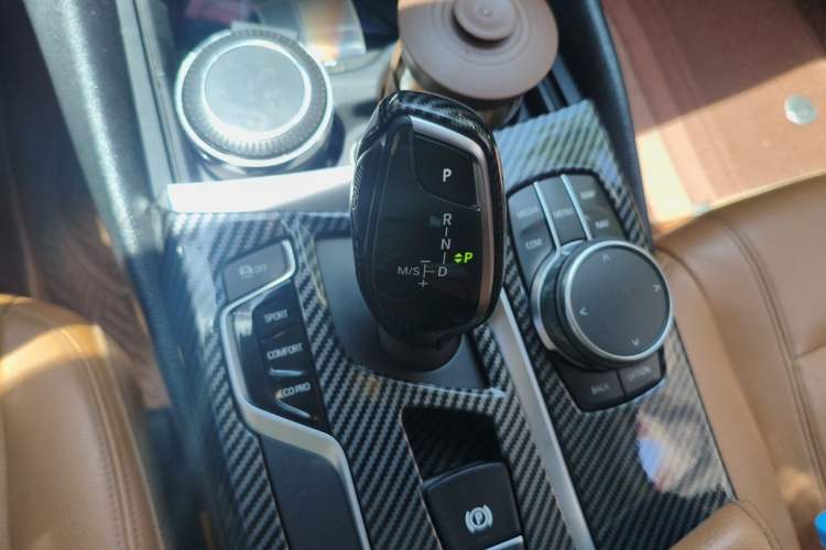 Used BMW 5 Series 2018 528Li Launch Special Edition Gear Lever