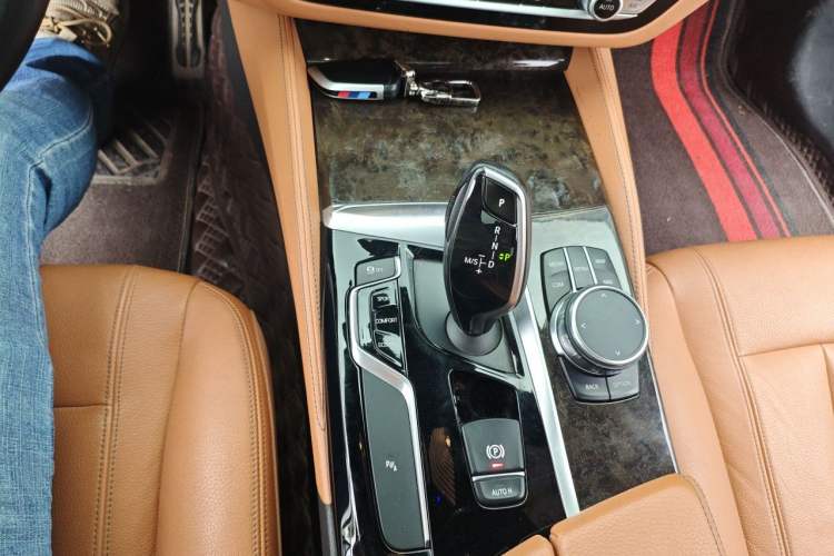 Used BMW 5 Series 2018 Restyled 530Li Leading Edition M Sport Package Gear Lever