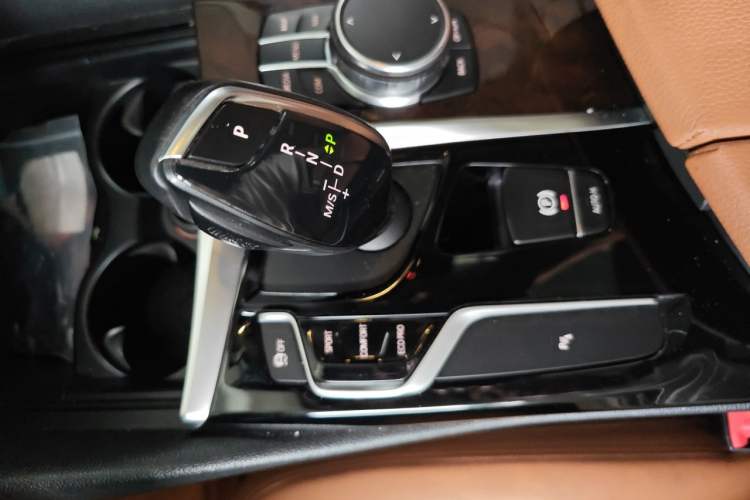 Used BMW 5 Series 2018 528Li Launch Special Edition Gear Lever