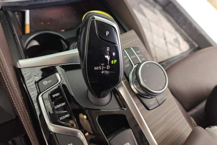 Used BMW 5 Series 2018 Revised 540Li Executive Edition Gear Lever