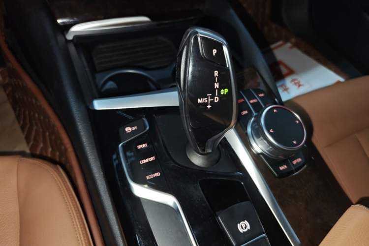 Used BMW 5 Series 2018 528Li Launch Special Edition Gear Lever