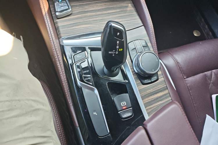 Used BMW 5 Series 2018 530Li Leading Edition Luxury Package Gear Lever